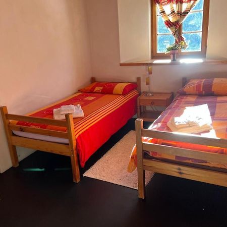 Hotel Chasa Crusch Sent Zewnętrze zdjęcie